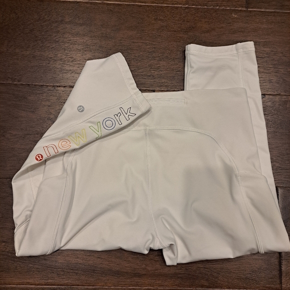 Lululemon White Capri Leggings With Colorful New York Emblem - Picture 2 of 6
